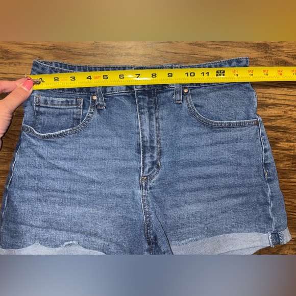 Indigo Rising High Rise Shorts Size 7/28 - Picture 4 of 8